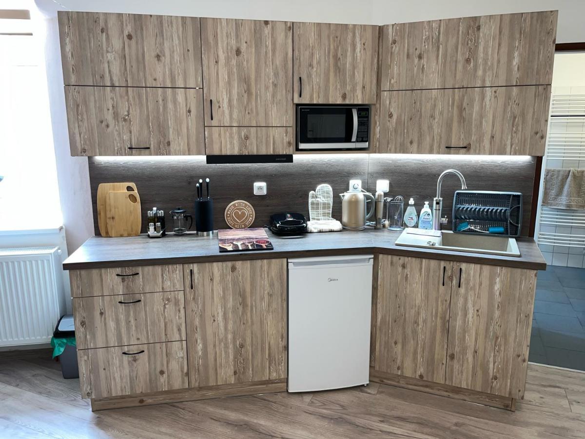 Apartmany Nezarka A Privatni Wellness 인드르지후프흐라데츠 외부 사진