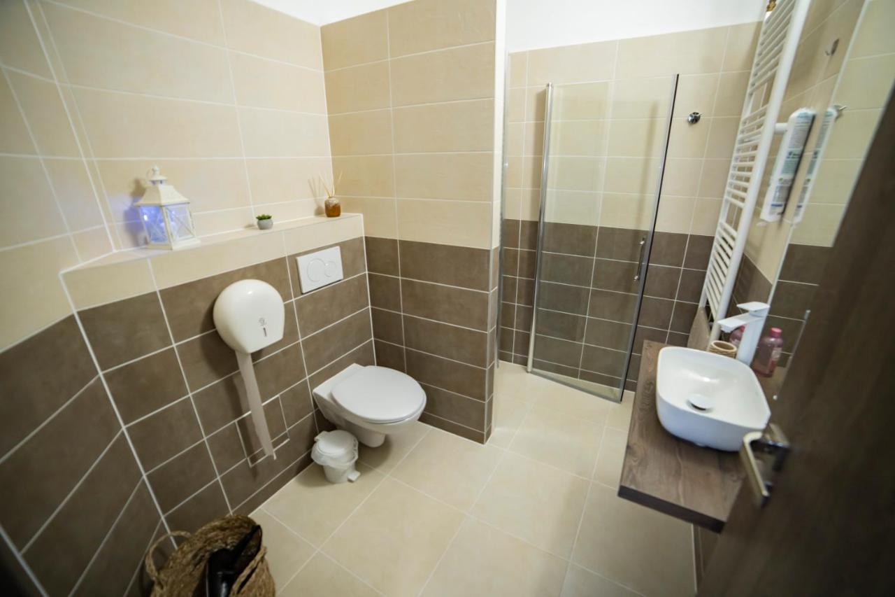 Apartmany Nezarka A Privatni Wellness 인드르지후프흐라데츠 외부 사진