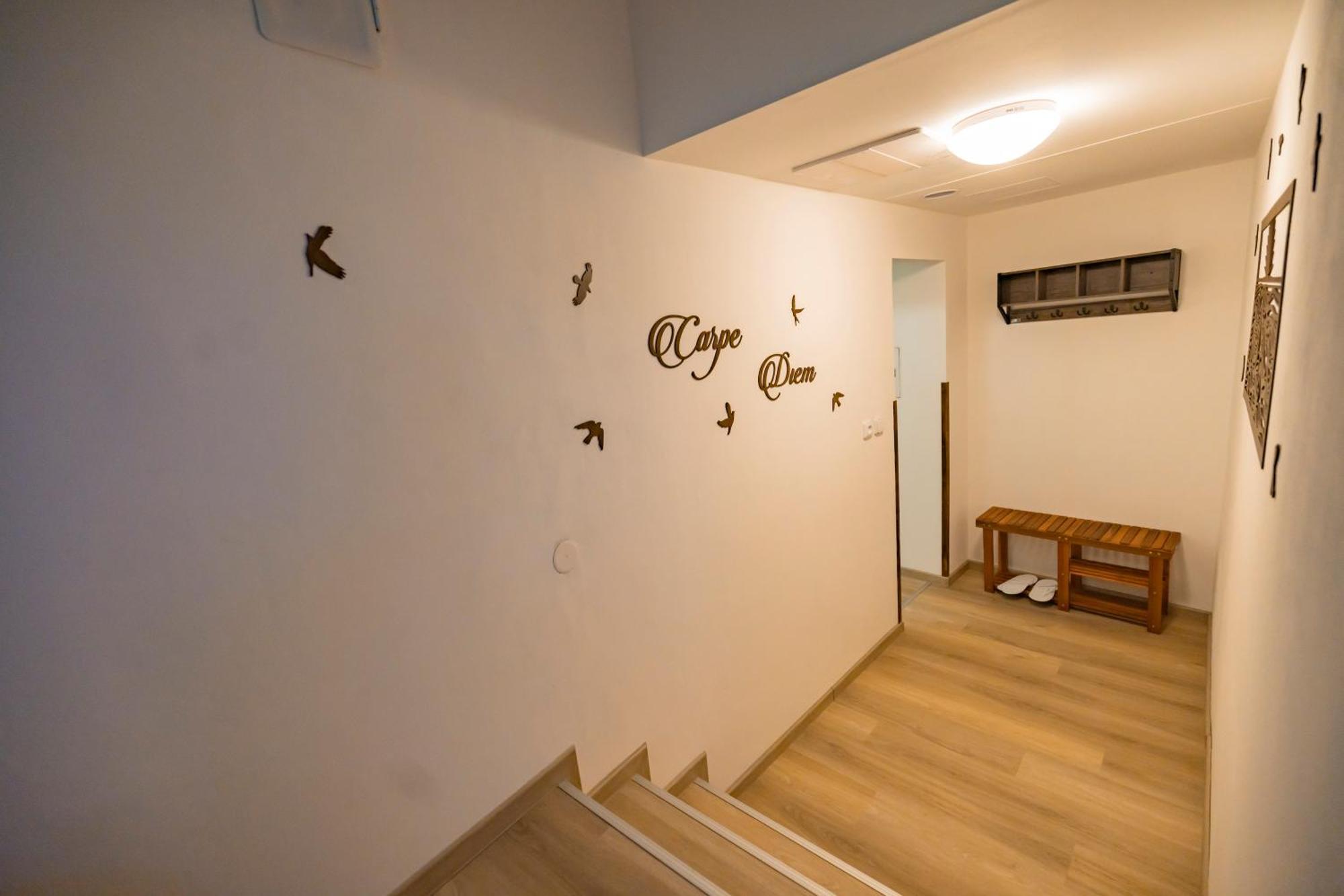 Apartmany Nezarka A Privatni Wellness 인드르지후프흐라데츠 외부 사진