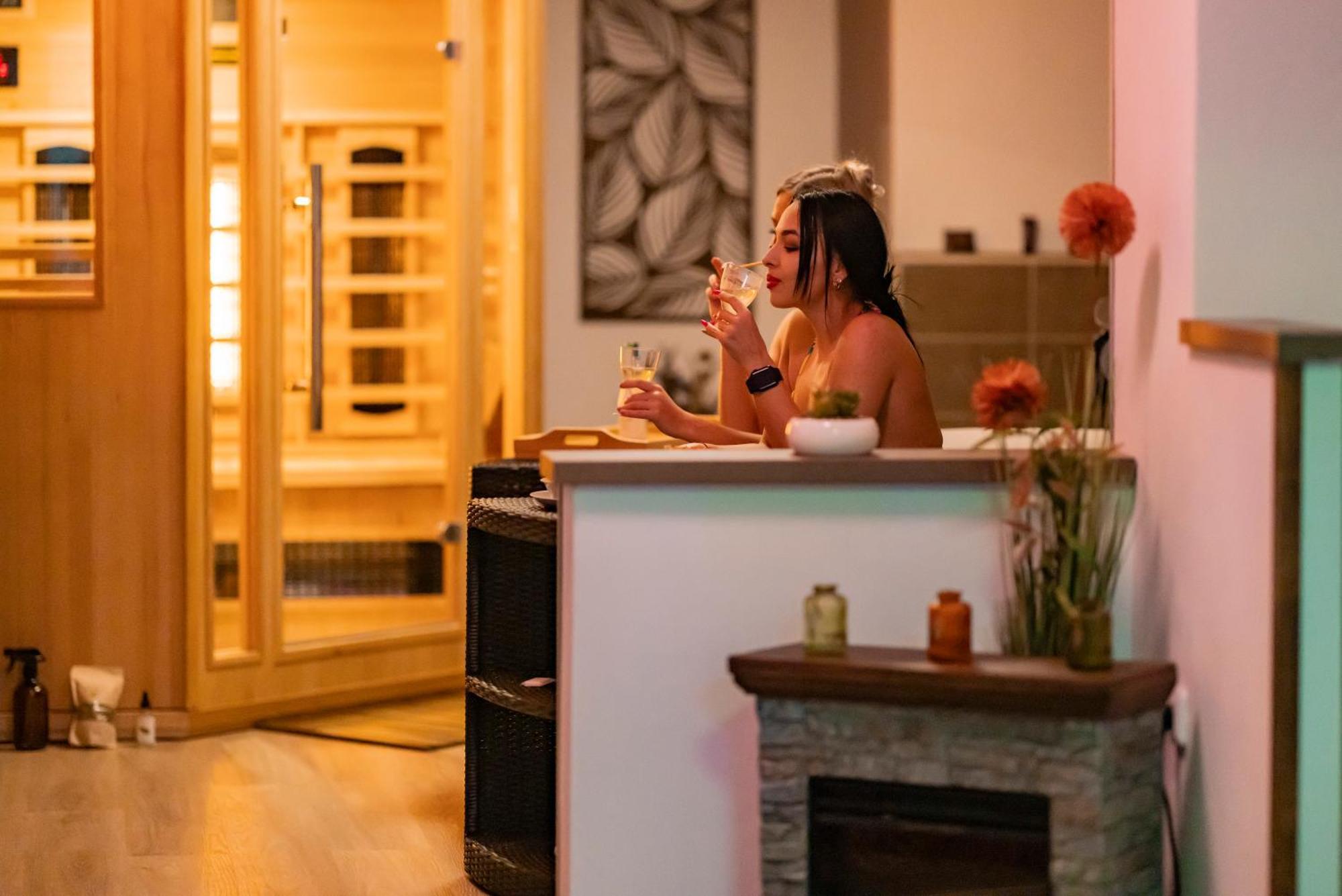 Apartmany Nezarka A Privatni Wellness 인드르지후프흐라데츠 외부 사진